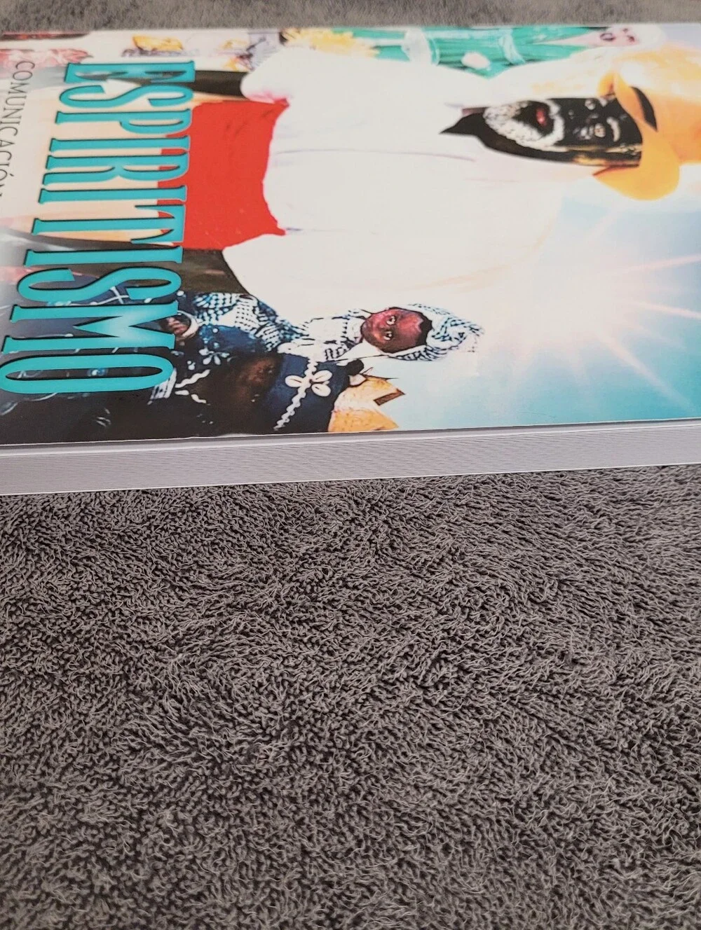 Espiritismo La Comunicacion Con El Mas Alla.  Spanish Book (Español)